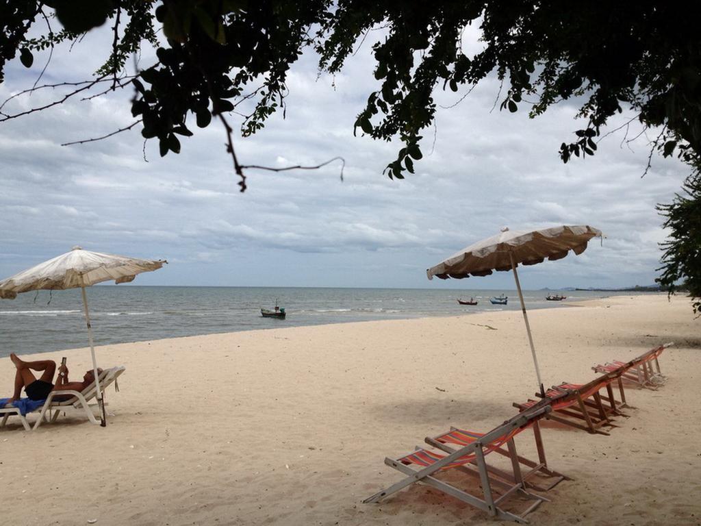 Cha-Am Beach Club Екстериор снимка